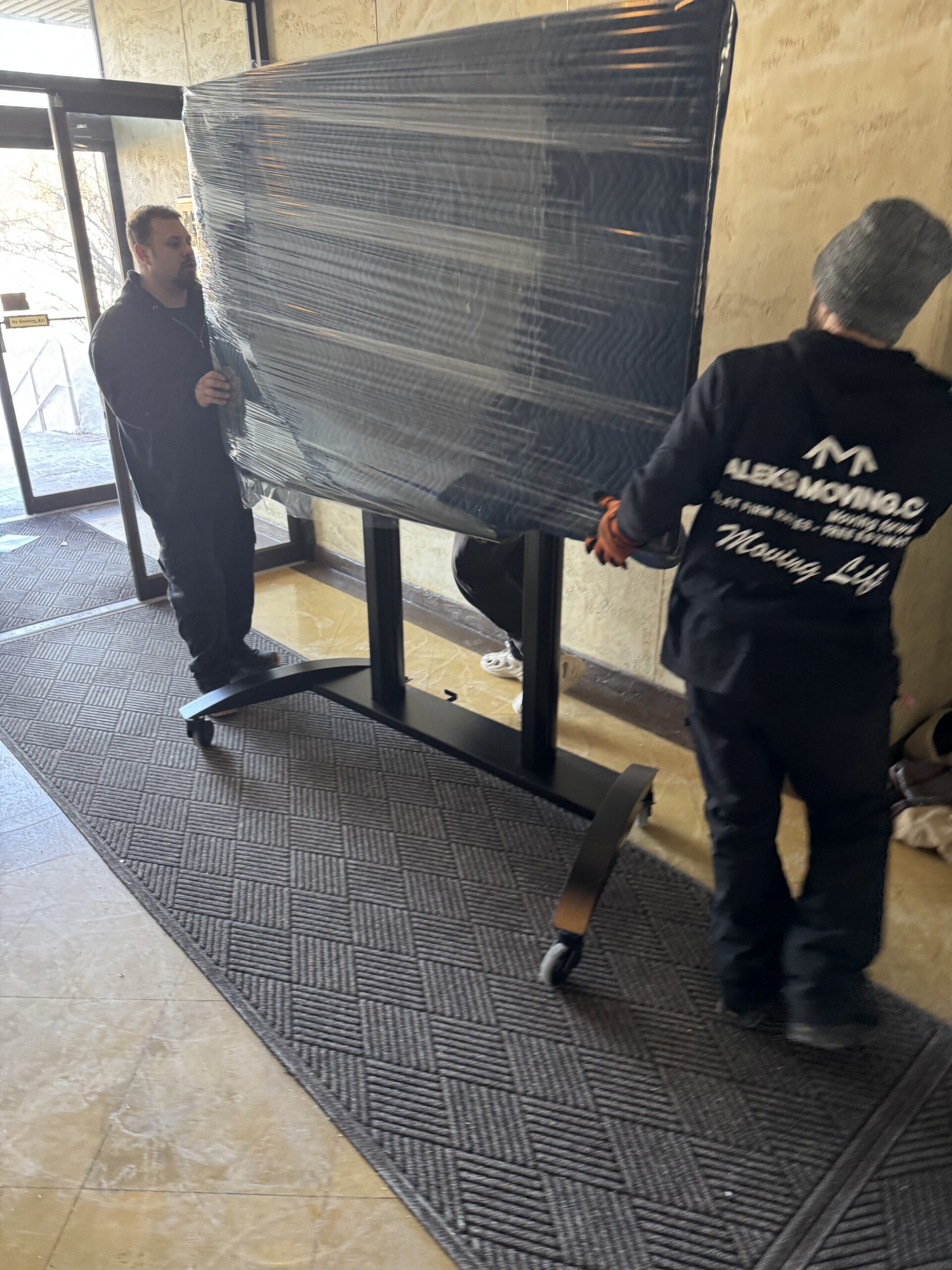 Retail_Store_Moving_Image