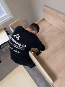 tipping movers etiquette, moving company tips guide, should you tip movers, moving day etiquette, professional movers advice