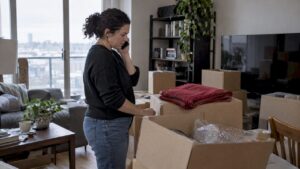 Renter calls mover about holiday cancellation